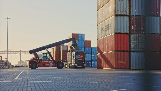 Logística portuaria y contenedores